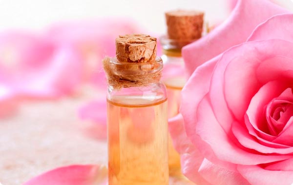 Розовое масло – шикарный уход за здоровьем и внешностью