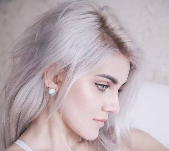 Жемчужный цвет волос - обзор красок и 15 фото с оттенком блонд
