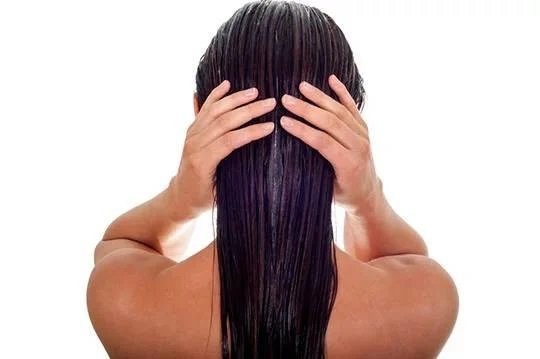 Жирные волосы: причины, как избавиться, что делать и ТОП-5 лайфхаков от стилистов